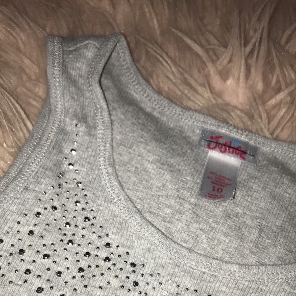 Clothes - Picture 8 of 8